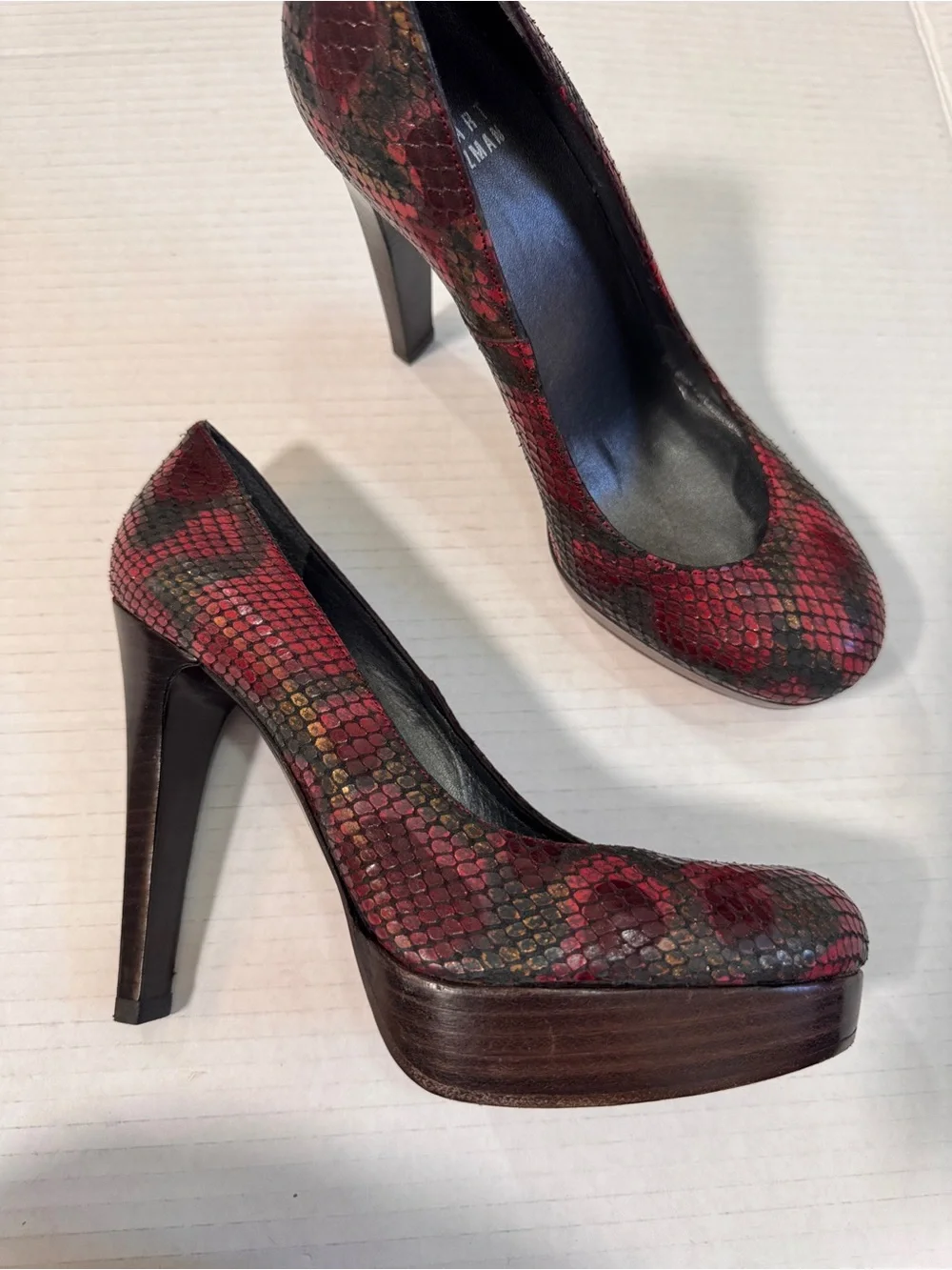 Stuart Weitzman Red Black Snake Print Leather Pumps Heels Womens 6.5 Classic